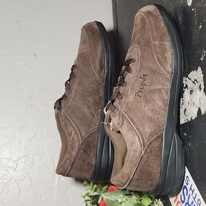 PROPET 8.5 Washable Walkwear Suede Brown Lace Up Sneaker